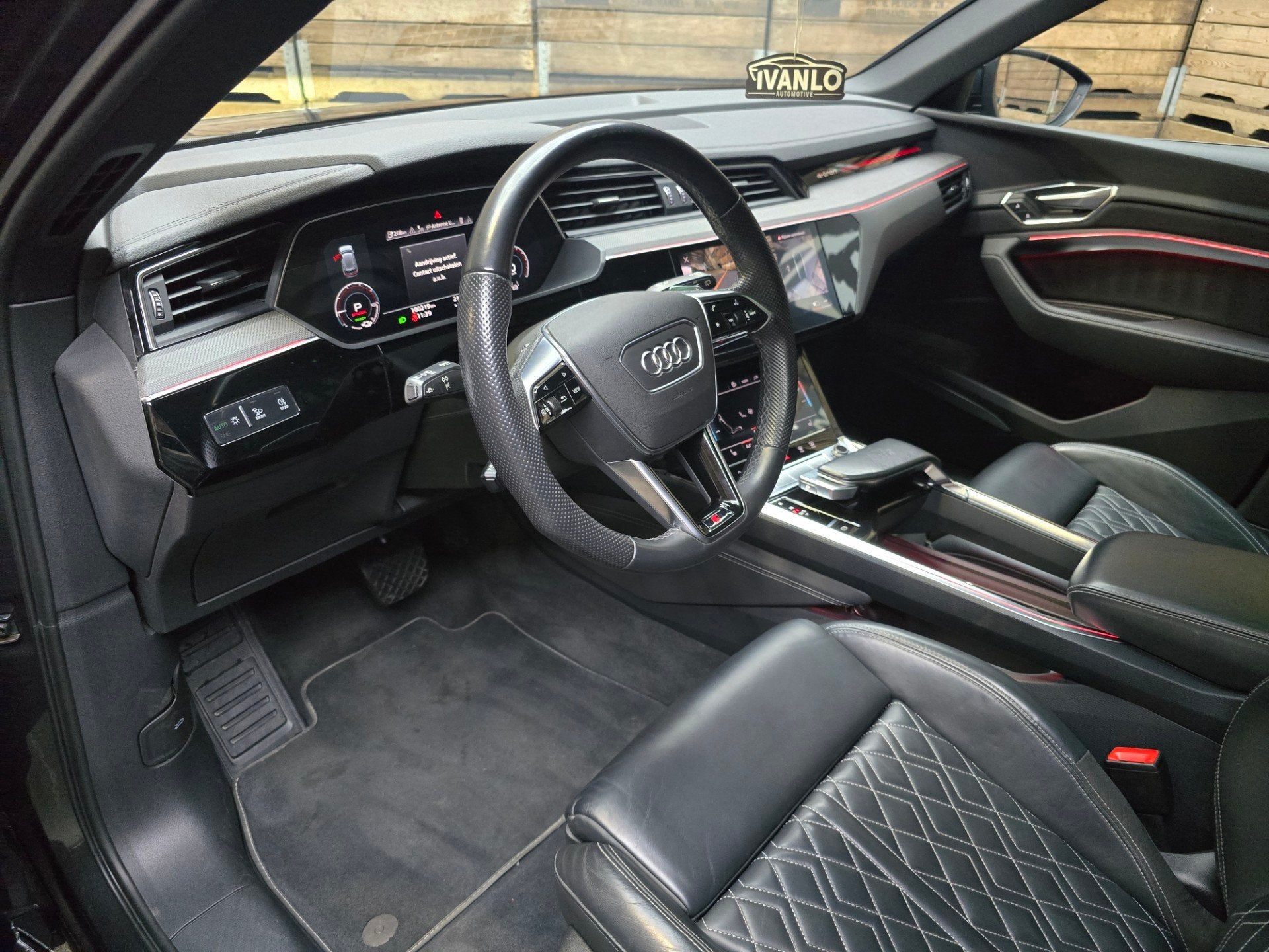 Audi E-tron S quattro 95 kWh 503PK! Pano Leder Softclose 360, Auto's, Dealer onderhouden, Zwart, 71 kWh, Vierwielaandrijving