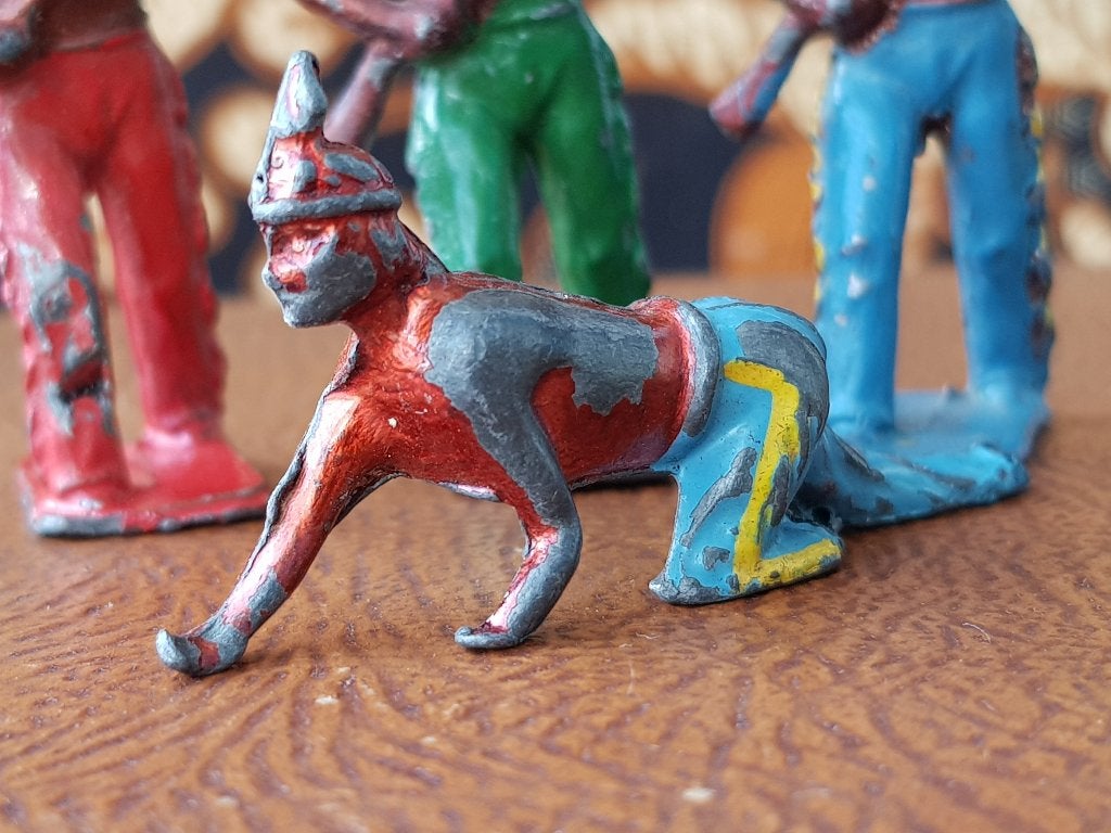 Vijf Indianen oud speelgoed uit Engeland van tin., Ophalen of Verzenden