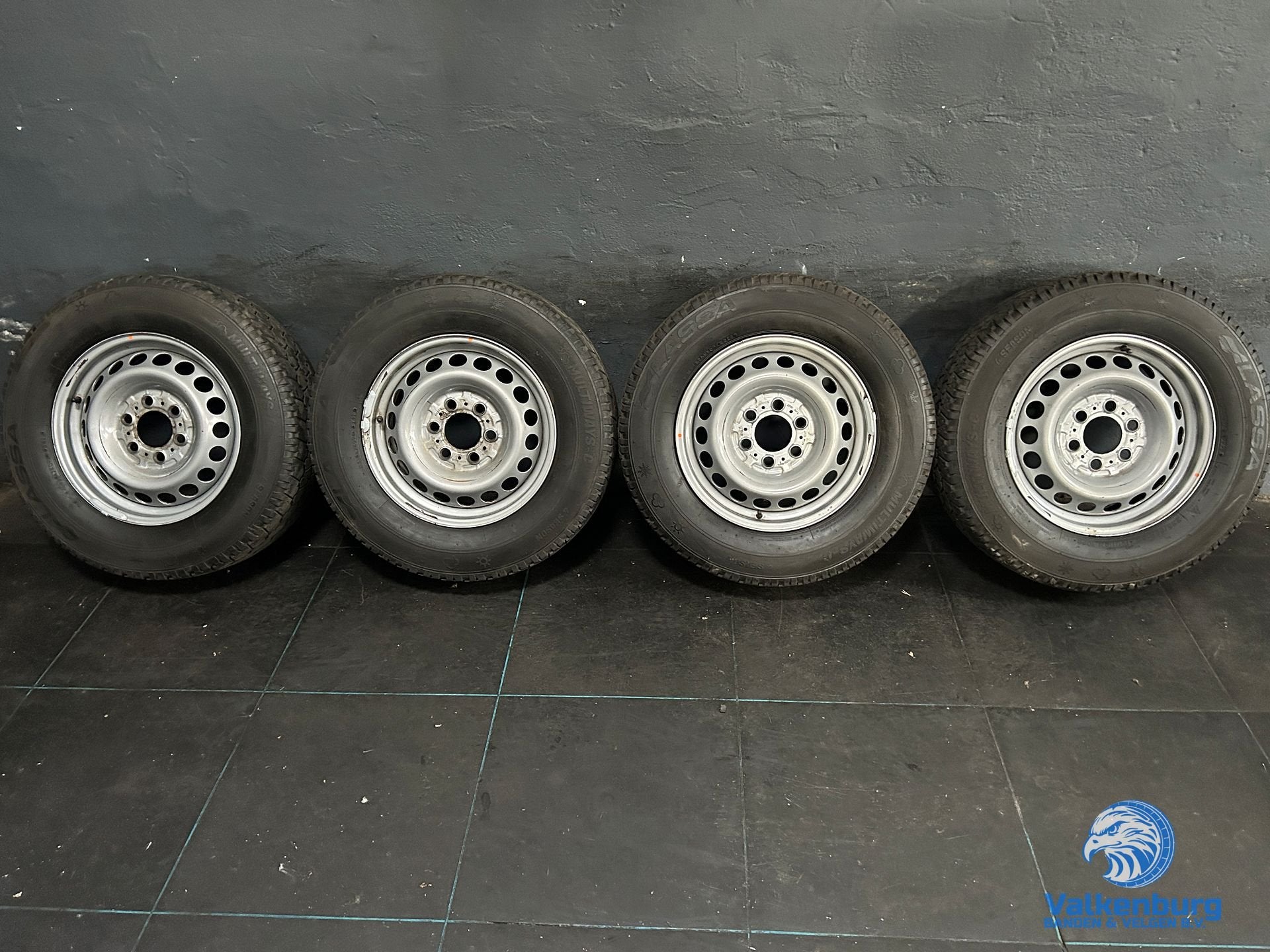 8-9mm! Originele Mercedes Sprinter B907 B910 16 inch stalen, -, Banden en Velgen, Ophalen of Verzenden, 235 mm