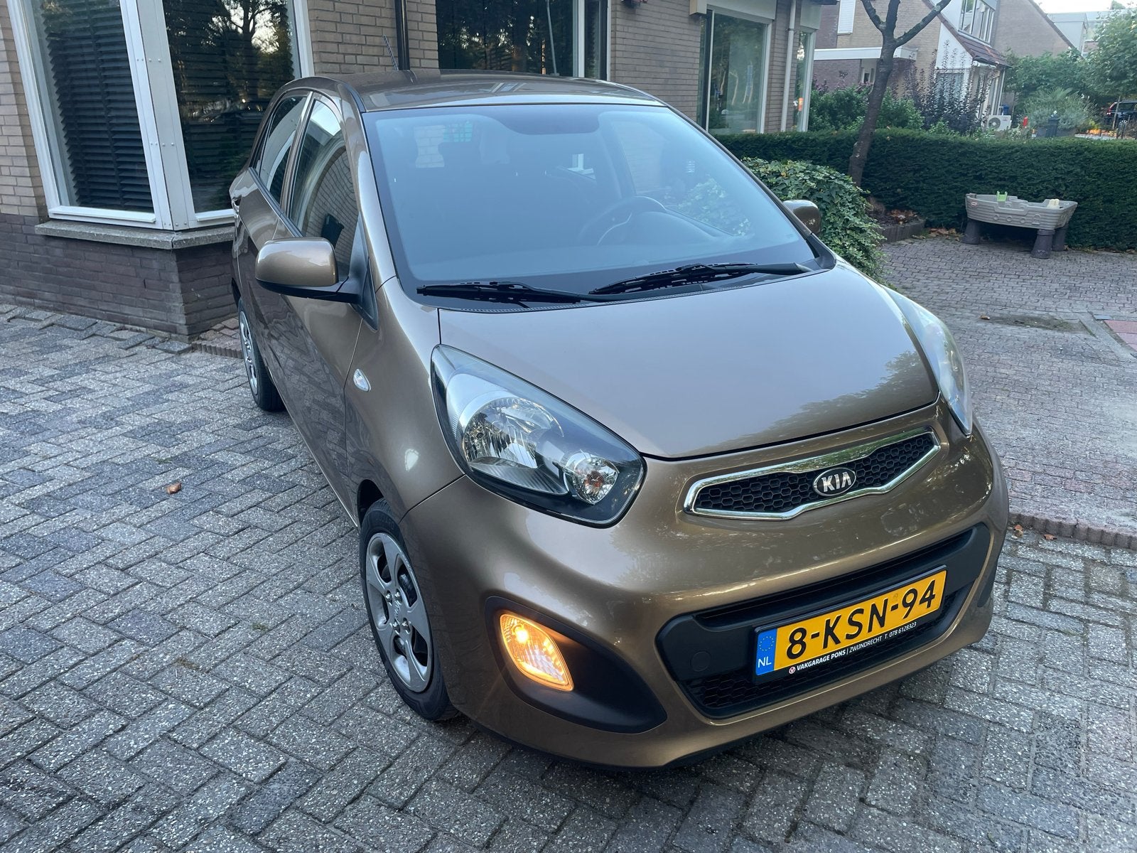 Kia Picanto 1.0 Cvvt 5-DRS 2013 Bruin, Auto's, Voorwielaandrijving, Bruin, 400 kg, Origineel Nederlands