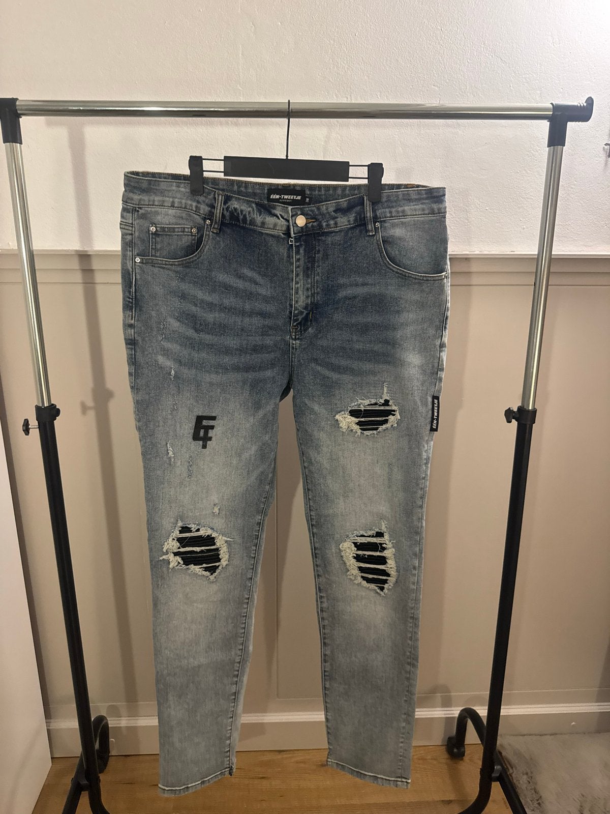 EÉN-TWEETJE Jeans met scheuren - Maat W38, Ophalen of Verzenden, Nieuw, Blauw, W36 - W38 (confectie 52/54)