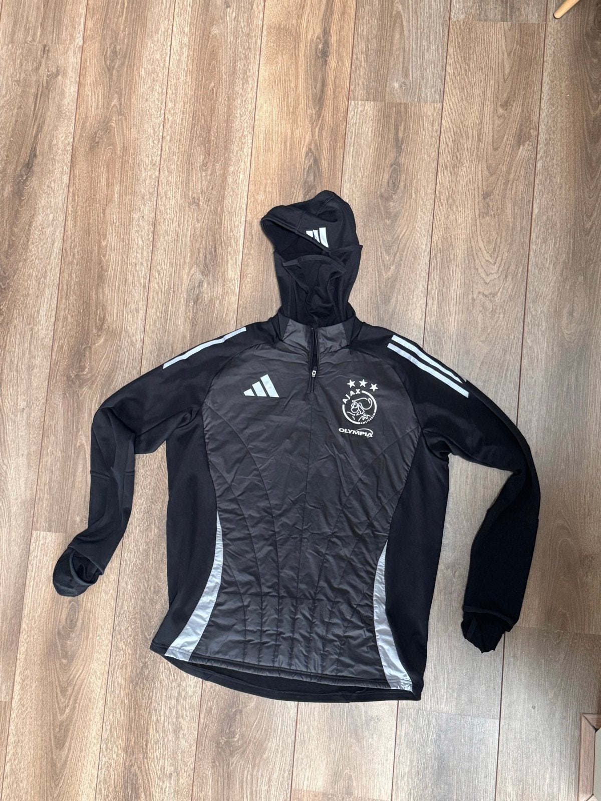 Ajax adidas trainingstrui met balaclava, Maat 48/50 (M), Zwart, Ophalen of Verzenden, Zo goed als nieuw