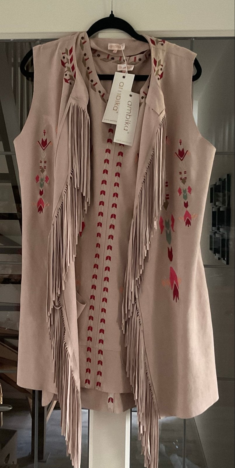 Ambika jurk en vest set met franjes en borduursels, Maat 38/40 (M), Beige, Nieuw, Ophalen of Verzenden