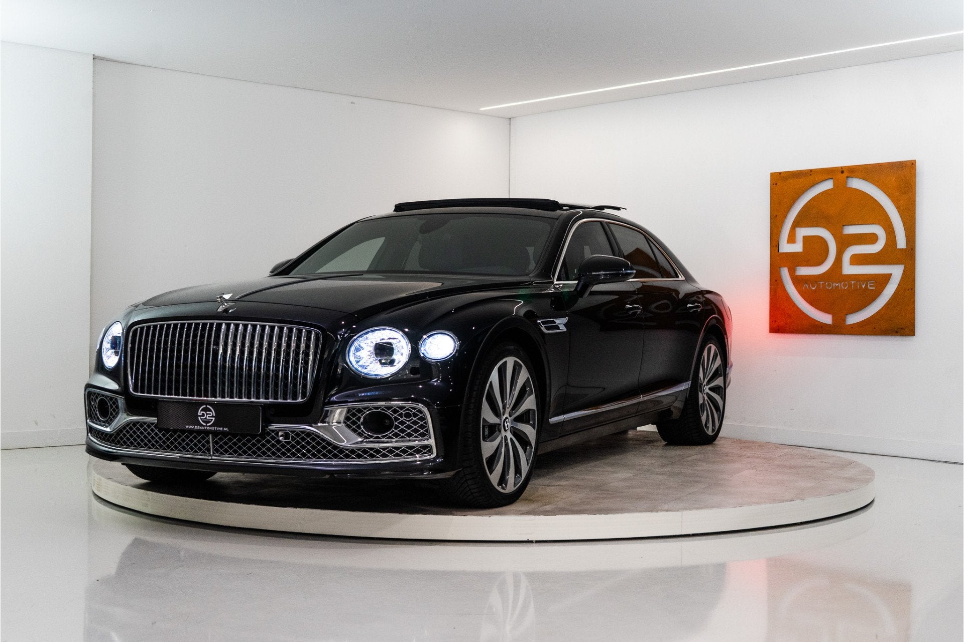 Bentley Flying Spur 2.9 V6 Hybrid Mulliner 544PK | Pano | B&, Auto's, Automaat, Gebruikt, Zwart, Bedrijf