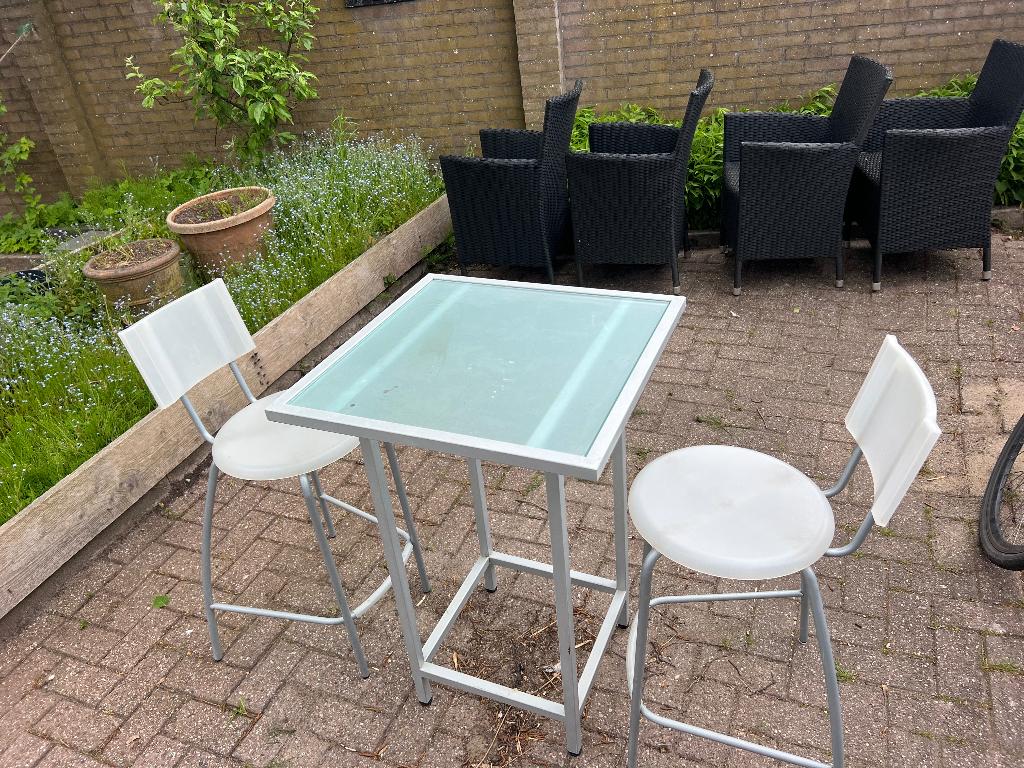 Sta tafel met twee krukken, Ophalen, Zo goed als nieuw
