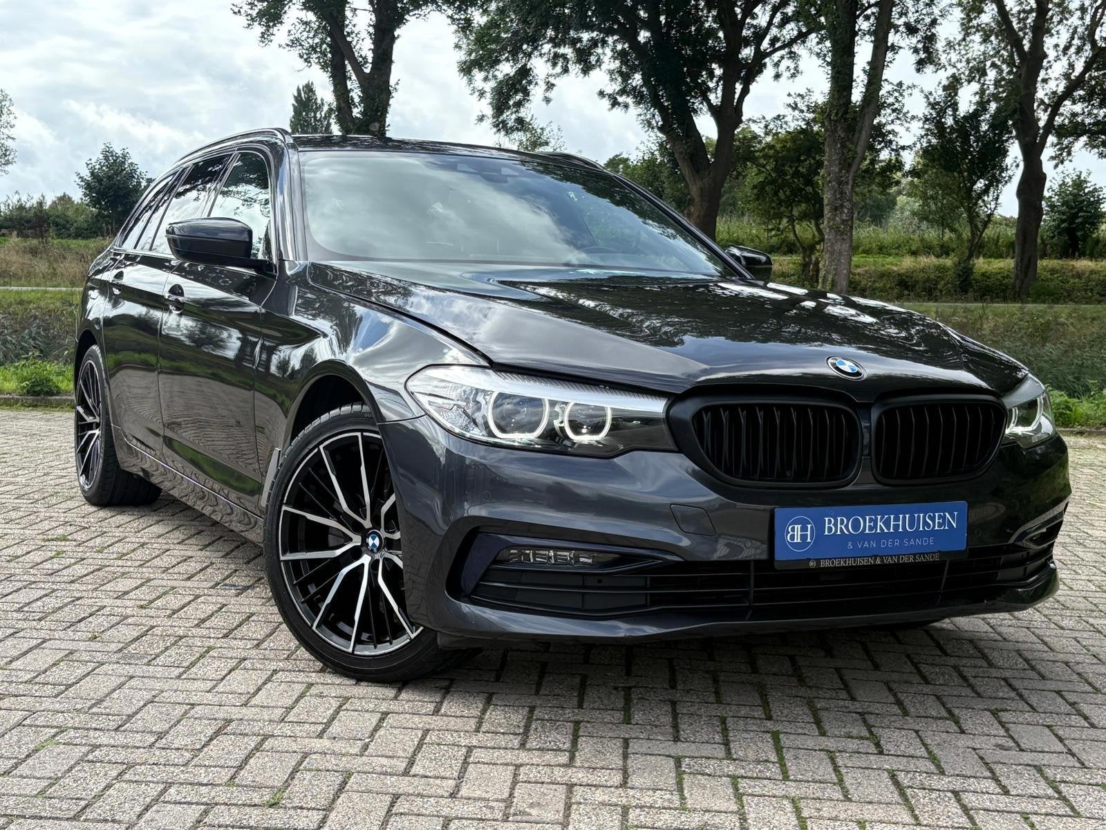 BMW 5-serie Touring 520i Executive Edition 184pk Automaat /, Auto's, Automaat, Achterwielaandrijving, Gebruikt, 4 cilinders