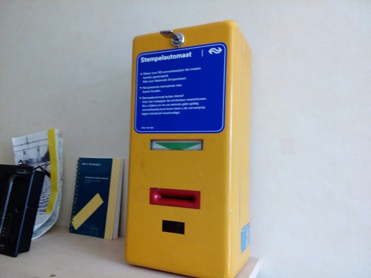 Gezocht: stempelautomaat strippenkaart, Ophalen of Verzenden, Zo goed als nieuw, Trein