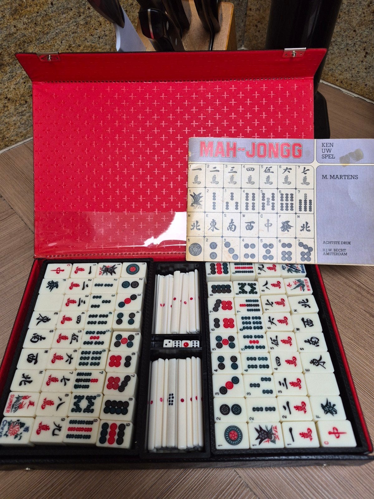 Mahjong mah-jongg 8st uitgave M.Martens in zeer goede staat, Ophalen of Verzenden, Zo goed als nieuw
