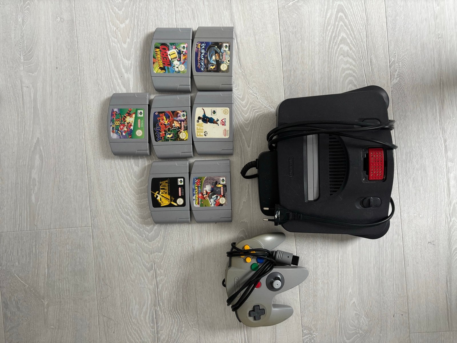 Nintendo 64 console met controller en 7 spellen, Spelcomputers en Games, Ophalen of Verzenden, Gebruikt, Met 1 controller, Met games
