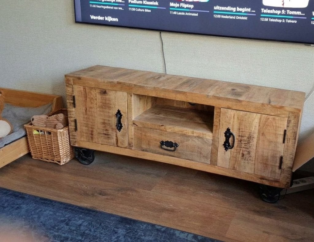 Tv meubel mangohout, Ophalen, 100 tot 150 cm, Walnoot, Zo goed als nieuw