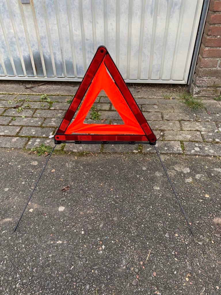 Gevarendriehoek op pootjes, Ophalen, Nieuw