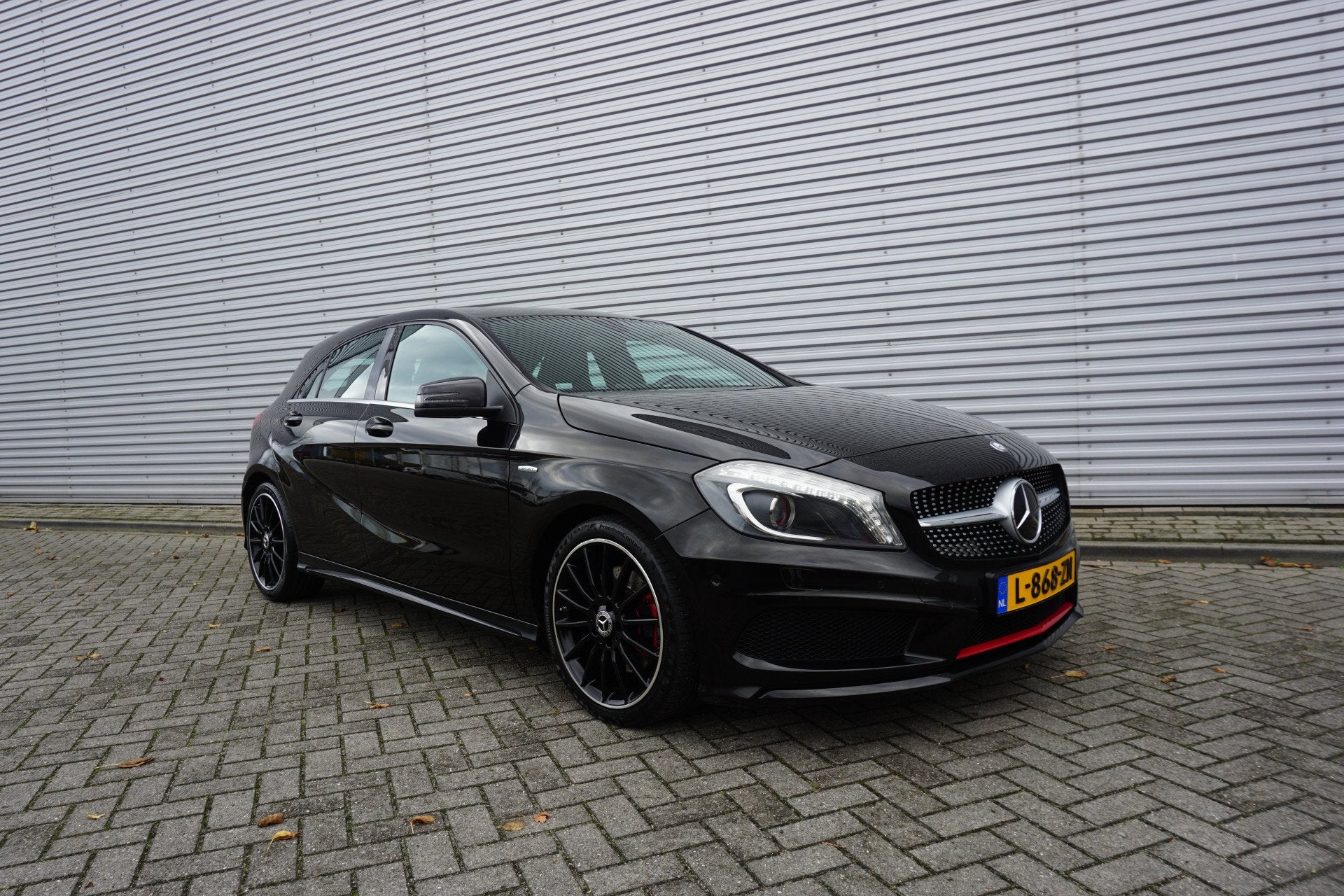Mercedes-Benz A-Klasse 250 Sport AUTOMAAT - Airco / Navi / C, Auto's, 730 kg, Gebruikt, Euro 6, 4 cilinders