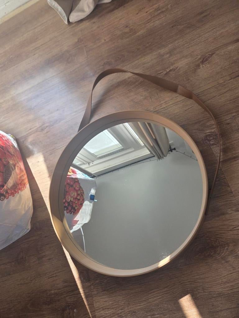 Ronde hangspiegel van Action - Stijlvol en functioneel, Huis en Inrichting, Ophalen, Minder dan 50 cm, Rond, Zo goed als nieuw