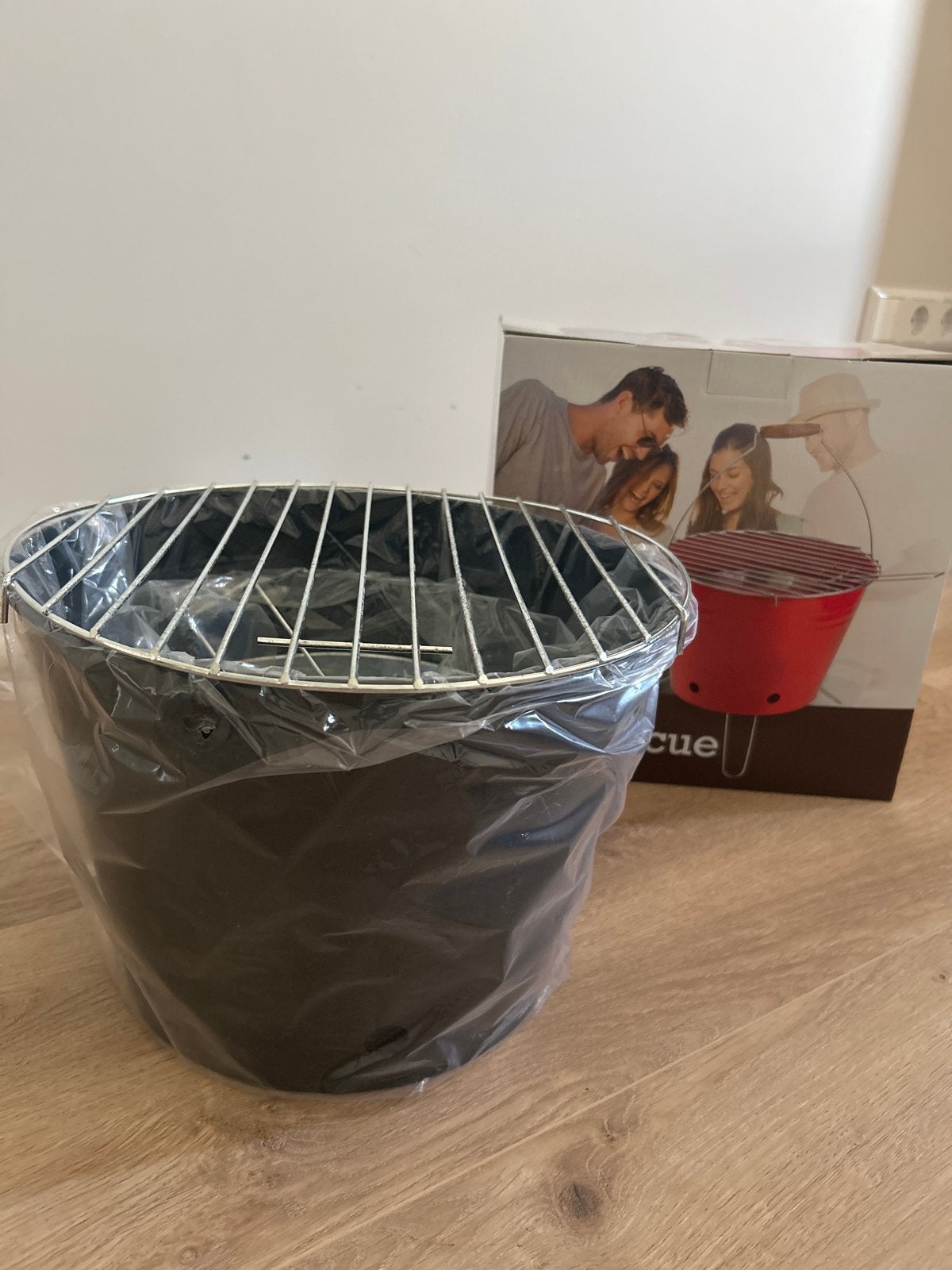 Nieuwe draagbare BBQ in verpakking, Ophalen, Nieuw