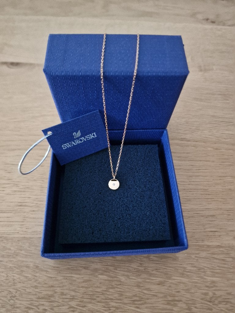 Swarovski ketting met 1 steentje - roségoudkleurig - NIEUW!, Sieraden, Tassen en Uiterlijk, Nieuw, Ophalen of Verzenden, Goud