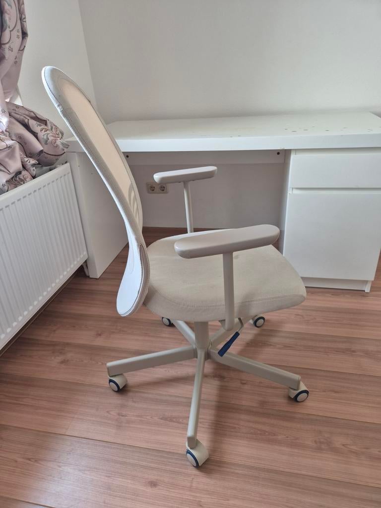 Ikea FLINTAN bureaustoel met armleuningen, beige., Ophalen, Gebruikt, Beige