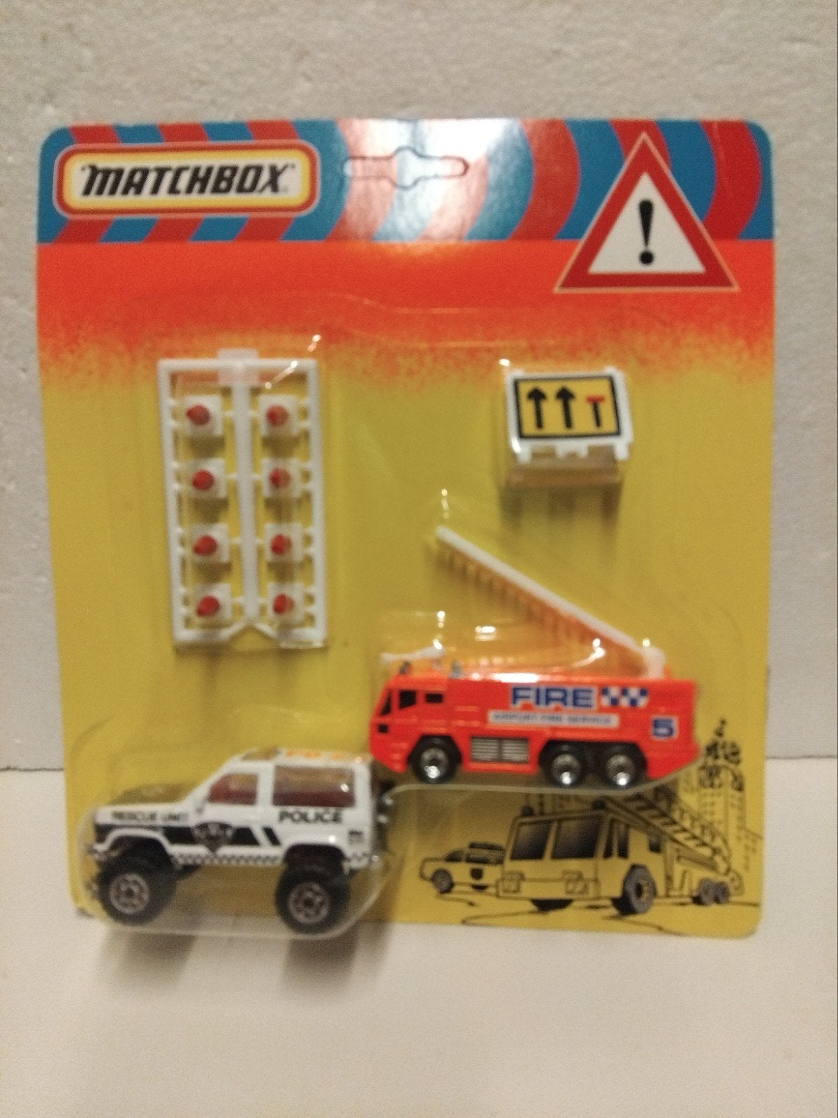 Matchbox Emergencie Ford Bronco Police  en Fire Truck 3INCH, Ophalen of Verzenden, Zo goed als nieuw, Auto