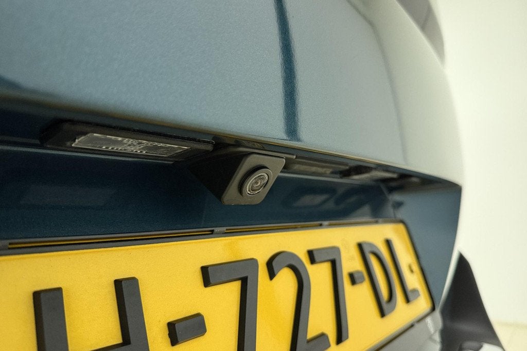 Peugeot 5008 1.2 PureTech Crossway Leer/Alcantara l 360 came, Gebruikt, Euro 6, 1199 cc, 7 stoelen