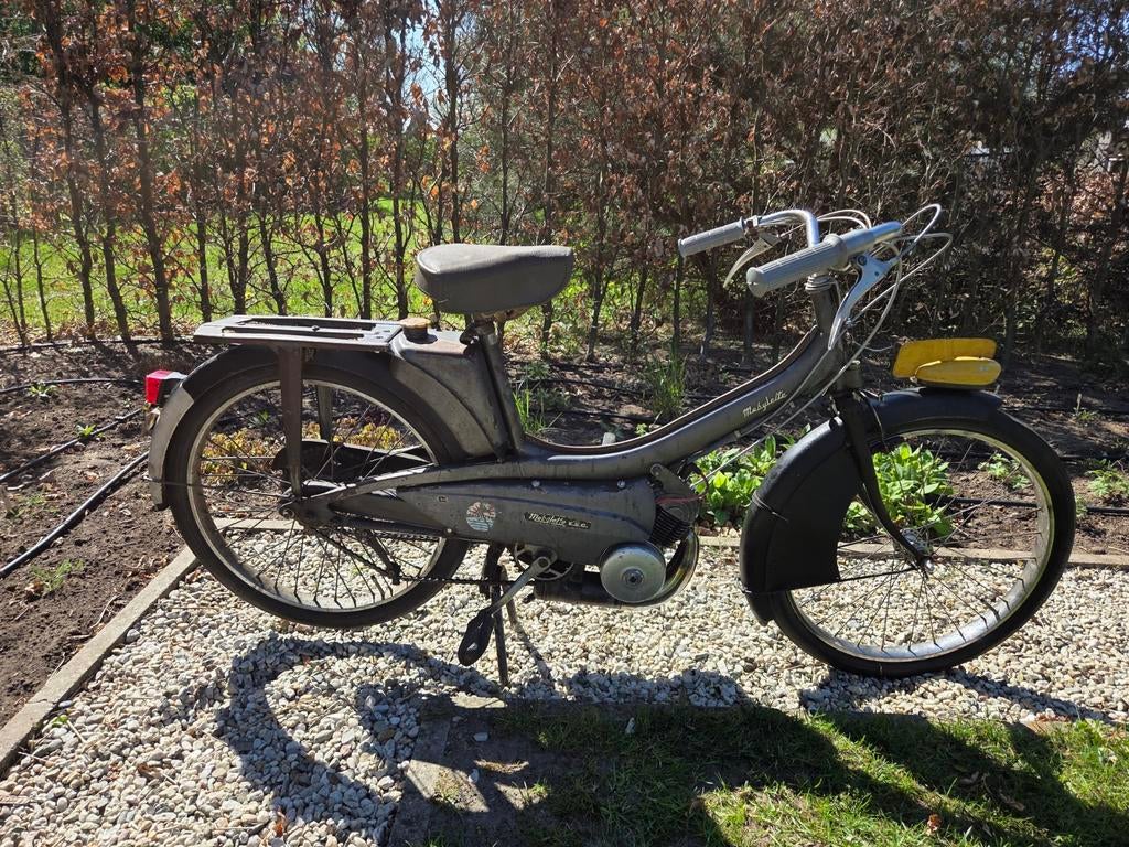 Mobylette E.E.G, Fietsen en Brommers, Brommers | Oldtimers, Overige merken, Ophalen