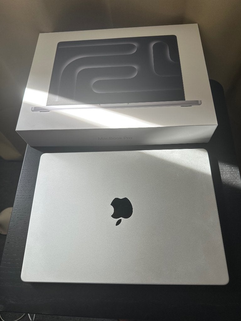 MacBook Pro 14" M5 16GB 512GB zilver – met bon & garantie, 512 GB, Zo goed als nieuw, Ophalen, MacBook Pro