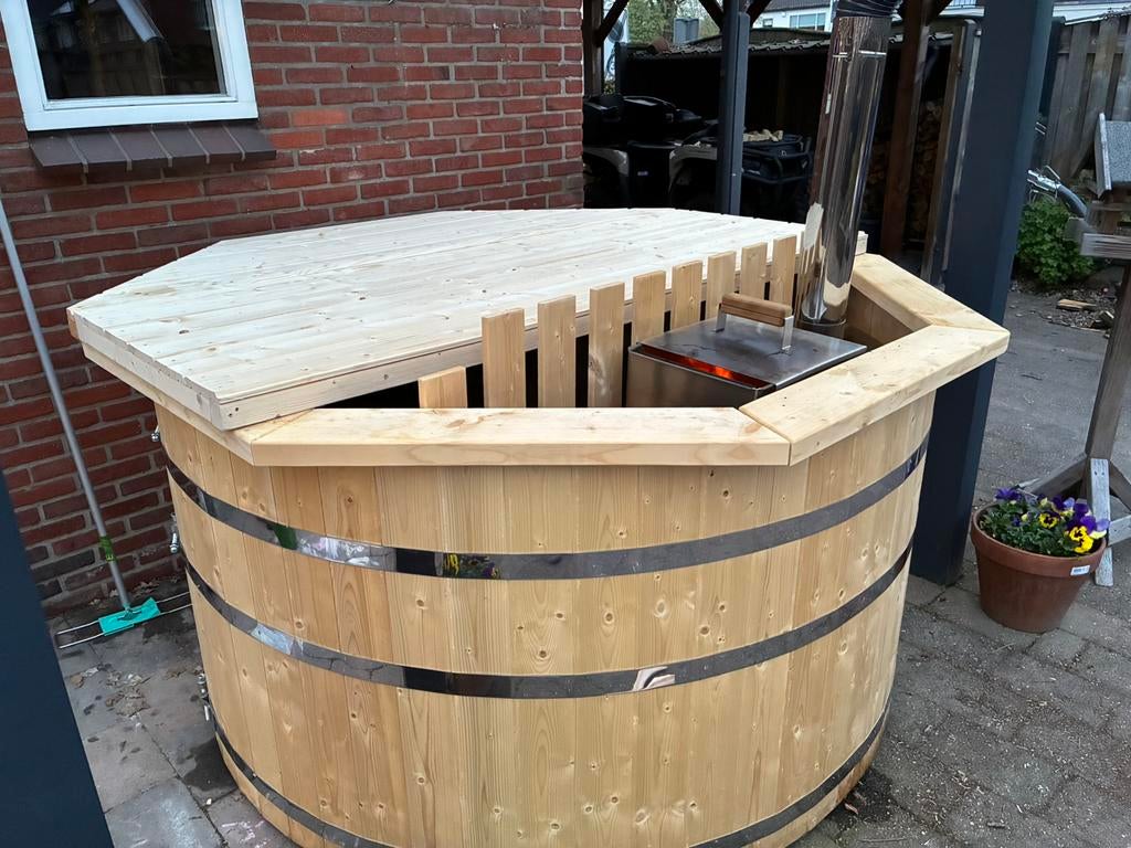 Hottub 2 m nieuw (transport mogelijk), Ophalen of Verzenden, Zo goed als nieuw, Vast
