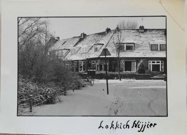 Friesland Leeuwarden - Woningen op de hoek Achter de Hoven, Ophalen, 1960 tot 1980, Foto, Zo goed als nieuw