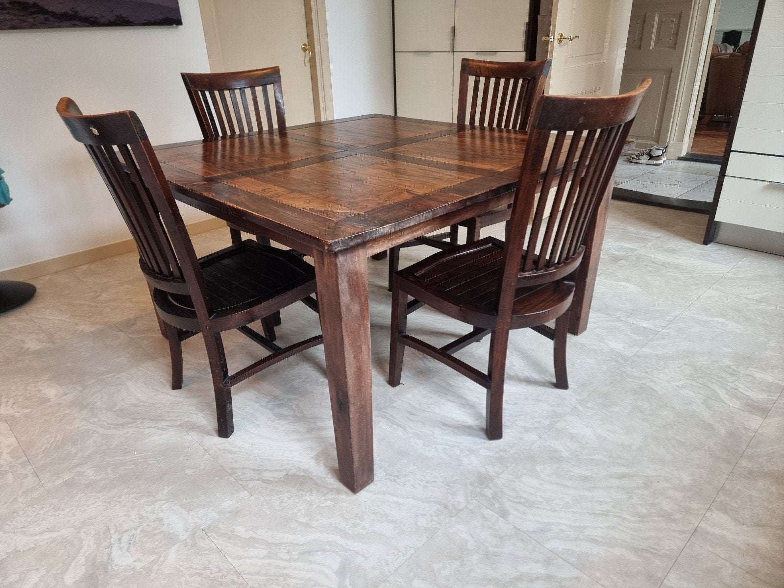 Robuuste Koloniale Eethoek met 4 Stoelen - Donker Eiken, Ophalen, Gebruikt, Koloniaal, Vier personen