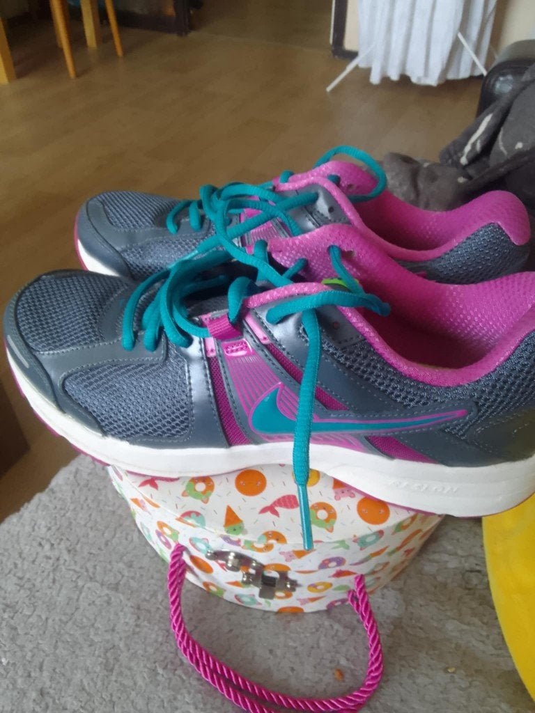 sportschoenen  4 paar merk, Kleding | Dames, Schoenen, Ophalen, Wit, Overige typen, Zo goed als nieuw
