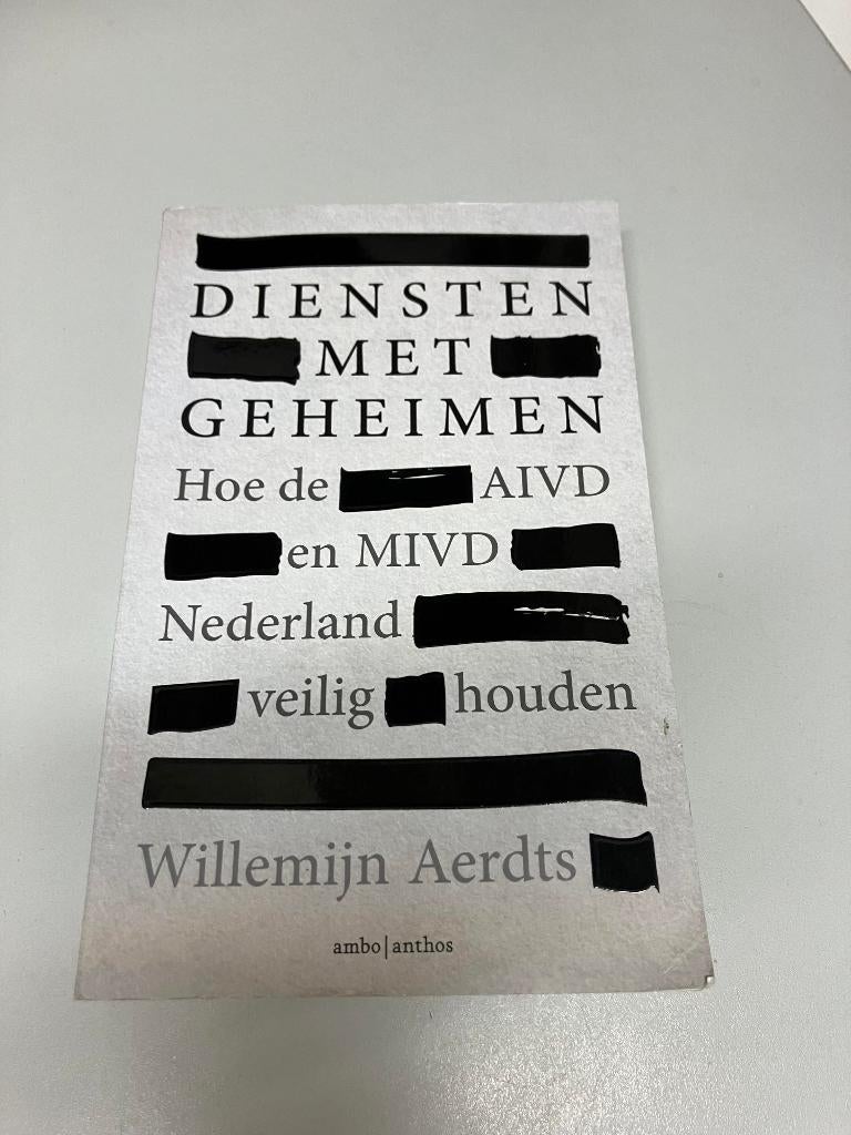 Diensten met geheimen AIVD en MIVD, Ophalen of Verzenden, 1945 tot heden, Gelezen, Algemeen