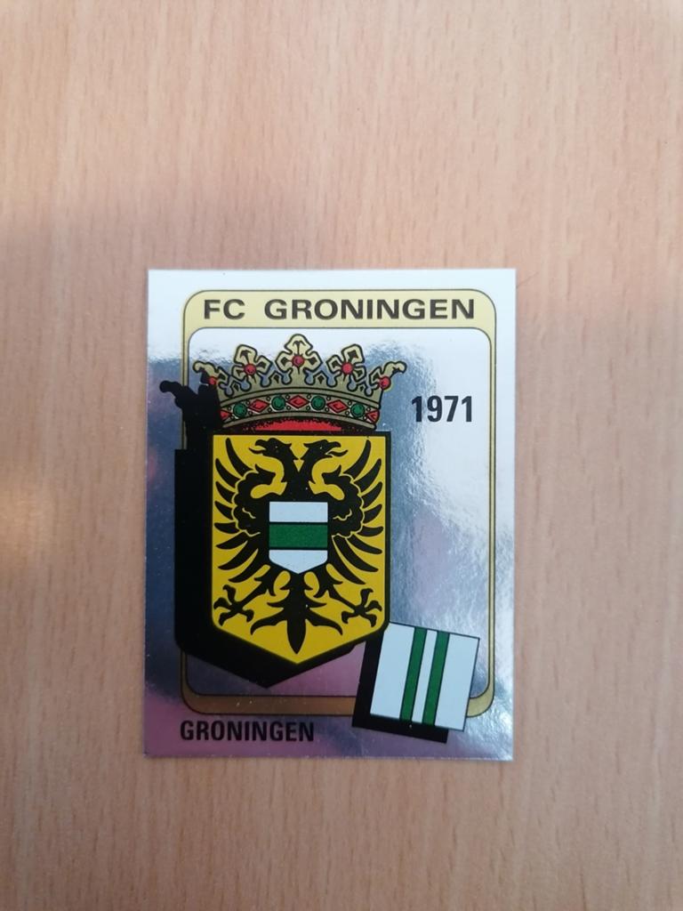 Panini Voetbal 84 #141 FC Groningen embleem., Ophalen of Verzenden, Zo goed als nieuw, Overige binnenlandse clubs, Poster, Plaatje of Sticker