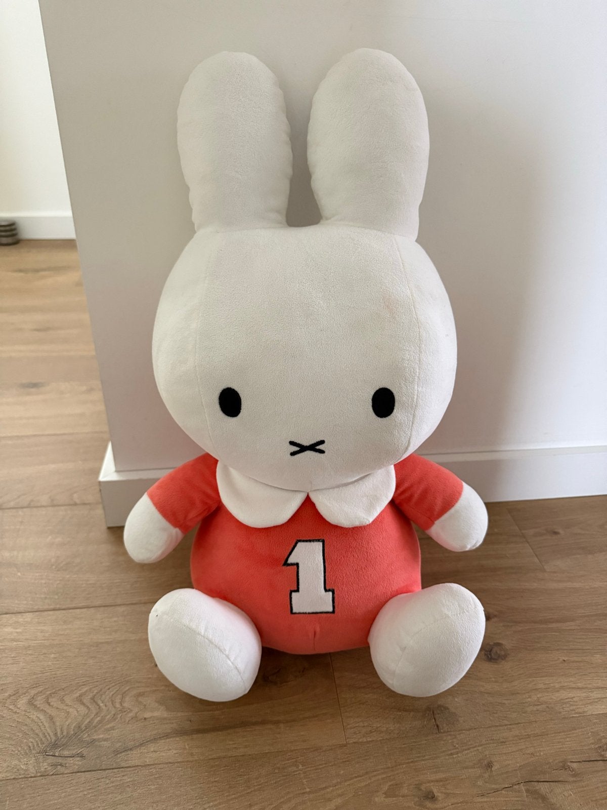 Grote Nijntje knuffel 60cm met oranje shirt - zgan, Overige merken, Konijn, Nijntje, Ophalen of Verzenden