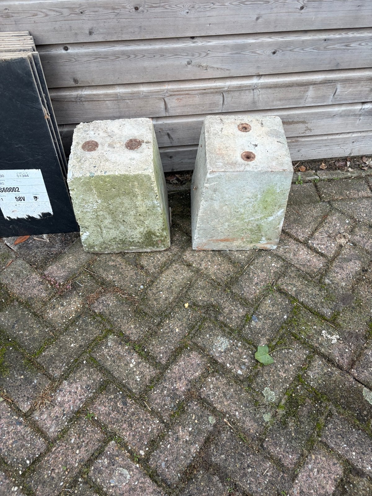 Gratis Betonnen blokken - Ideaal voor diverse projecten, Ophalen, Gebruikt