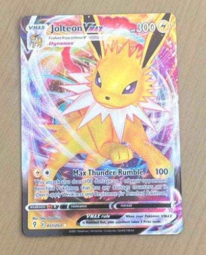 Jolteon vmax pokemon kaart, Ophalen of Verzenden, Zo goed als nieuw