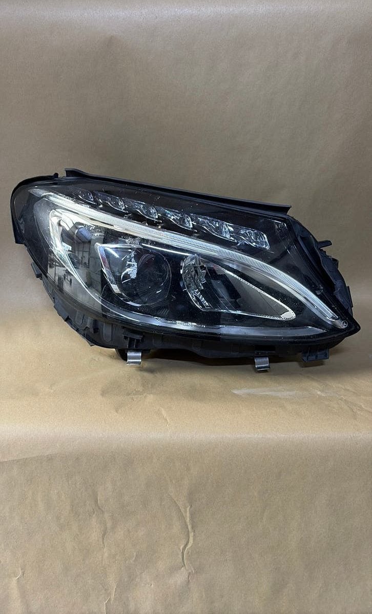 Mercedes C-Klasse W205 LED Koplamp Rechts (A2059062604), Ophalen of Verzenden, Nieuw, Mercedes-Benz