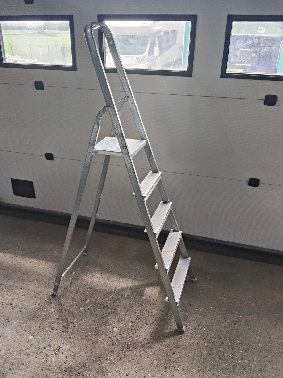 Tomado 4-treeds trap - Model 2200 Alu-Met, Gebruikt, Ophalen of Verzenden, Minder dan 2 meter, .