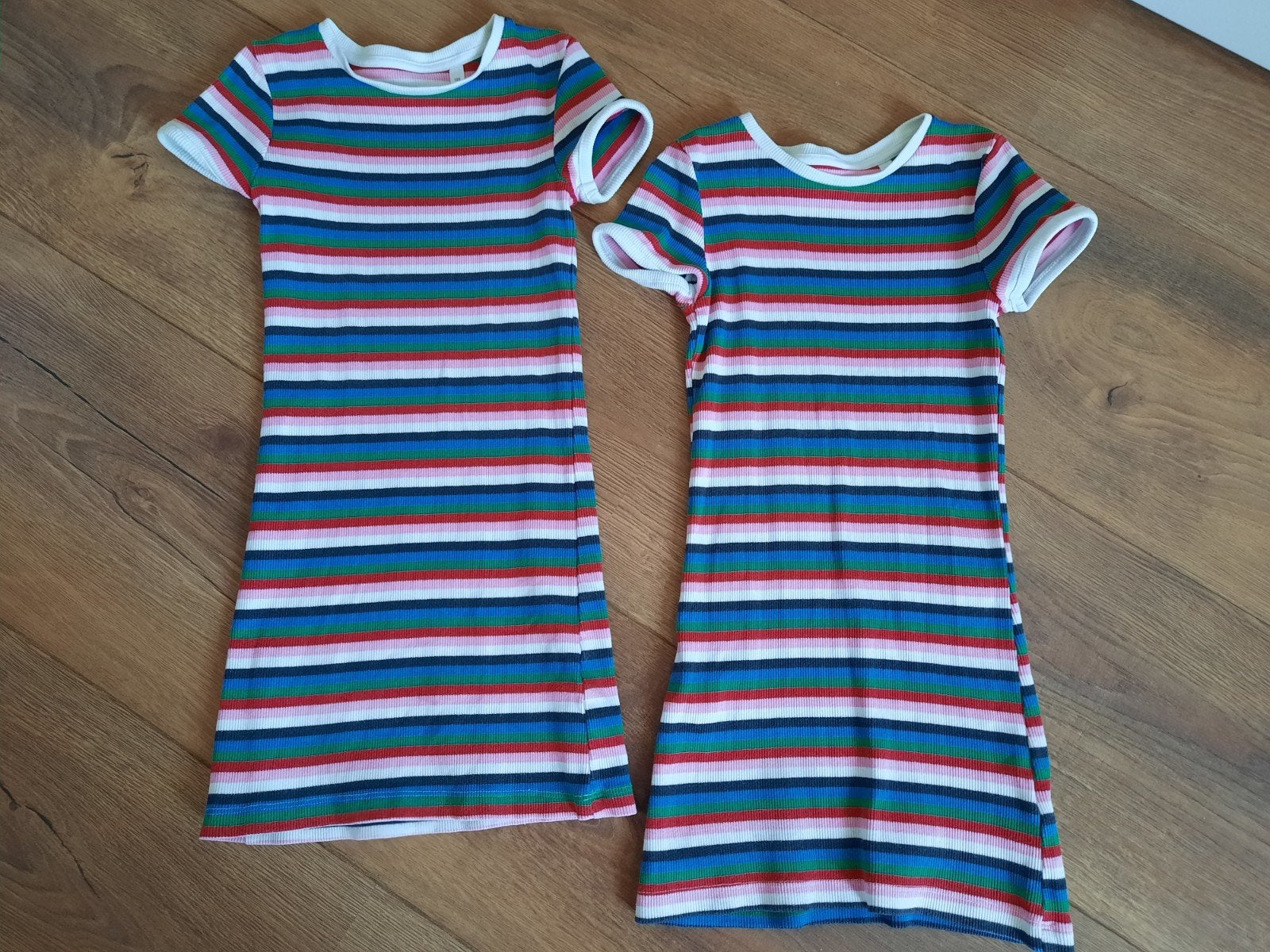 Tweeling meisjes zomer jurkjes maat 122, Kinderen en Baby's, Tweelingen en Meerlingen, Ophalen of Verzenden, Zo goed als nieuw