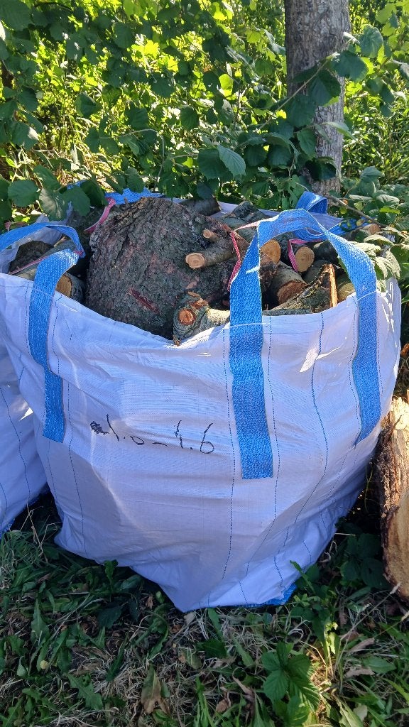 Ruim 2 kuub dennenhout, Minder dan 3 m³, Ophalen, Overige houtsoorten, Blokken