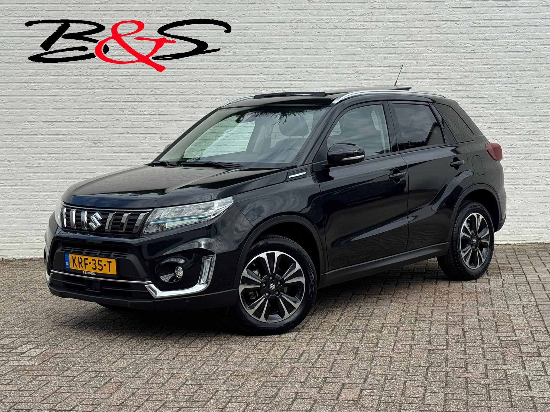 Suzuki VITARA 1.5 Hybrid Style Rhino Edition Panorama Carpla, Auto's, Dealer onderhouden, Gebruikt, 4 cilinders, 400 kg