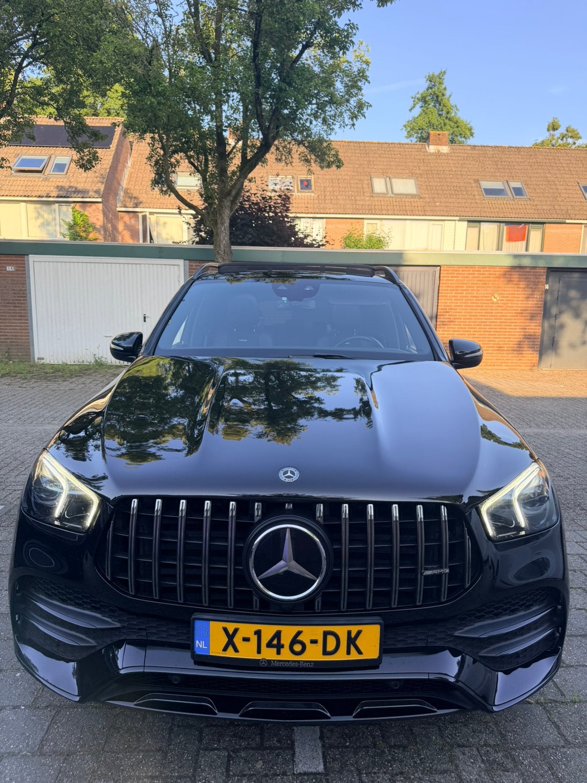 Mercedes-Benz GLE300d 4MATIC | Pano | AMG Line |22 inch, Automaat, 4 cilinders, 2065 kg, Zwart