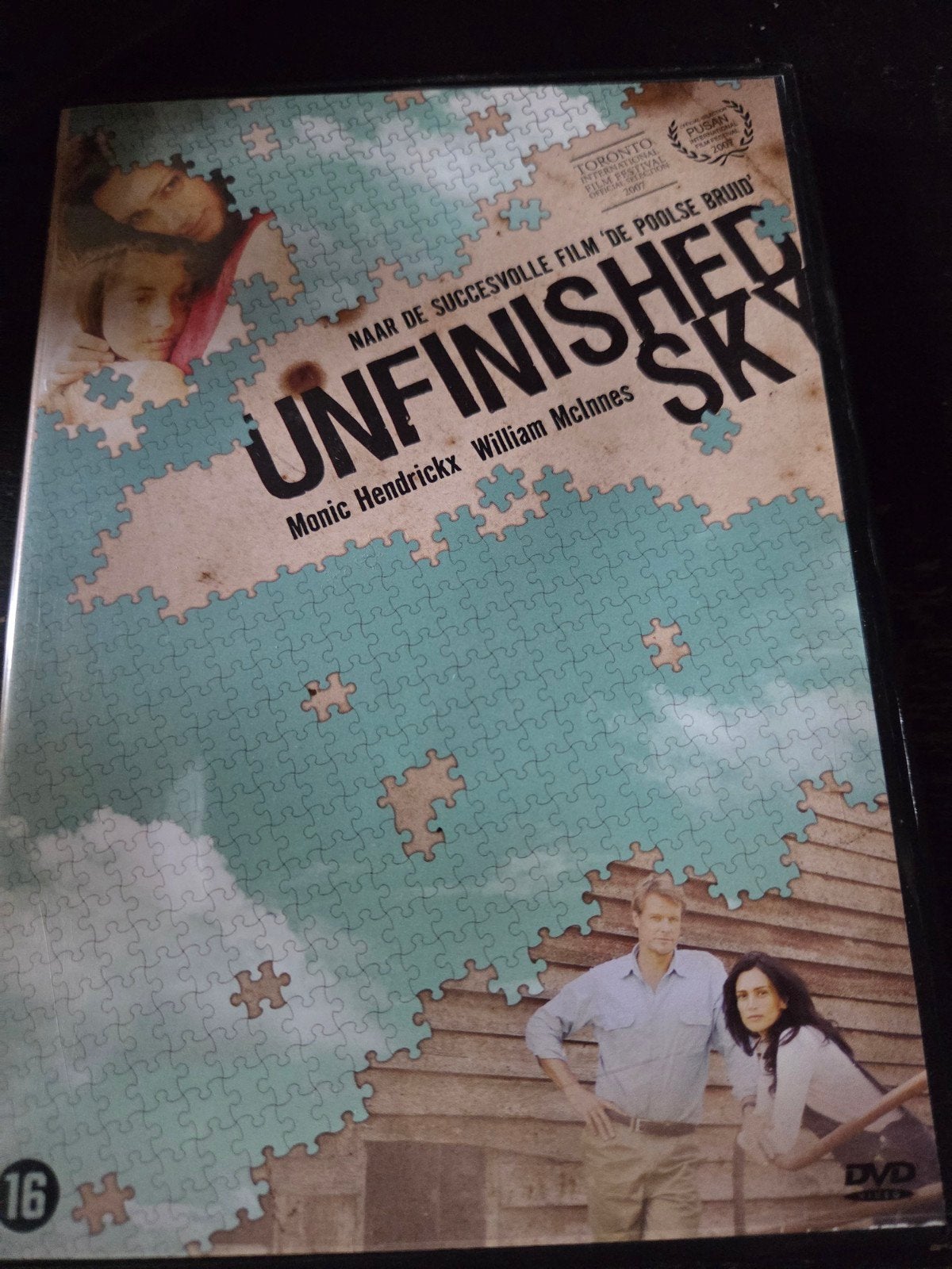 Unfinished Sky, Vanaf 12 jaar, Ophalen of Verzenden, Zo goed als nieuw, Actie en Avontuur