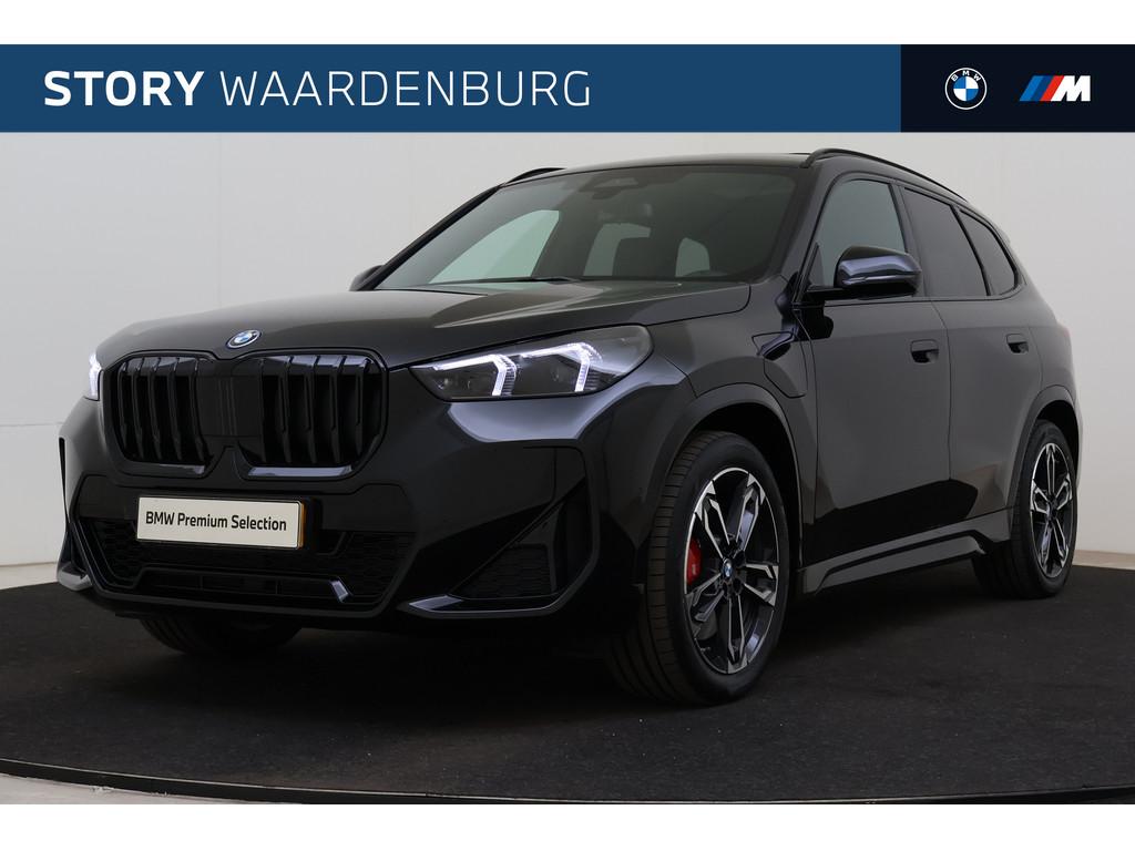BMW X1 xDrive25e M Sport Automaat / Panoramadak / Trekhaak /, Auto's, BMW, Bedrijf, Te koop, X1, 4x4, Achteruitrijcamera, Alarm