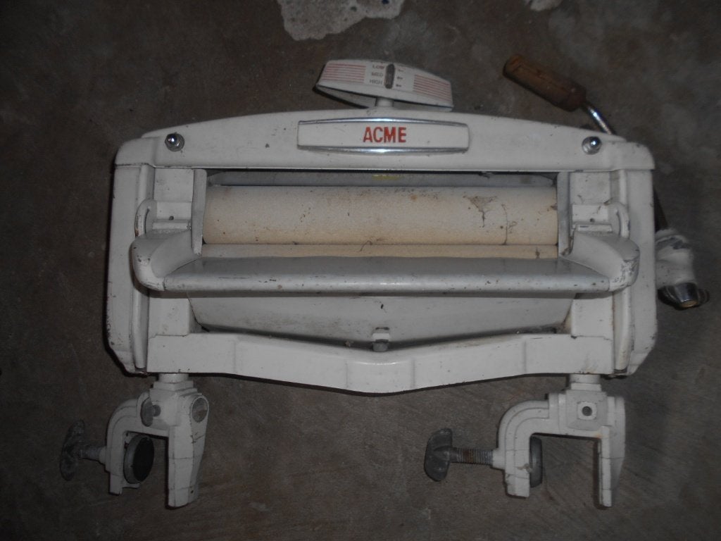ACME Wringer, Ophalen