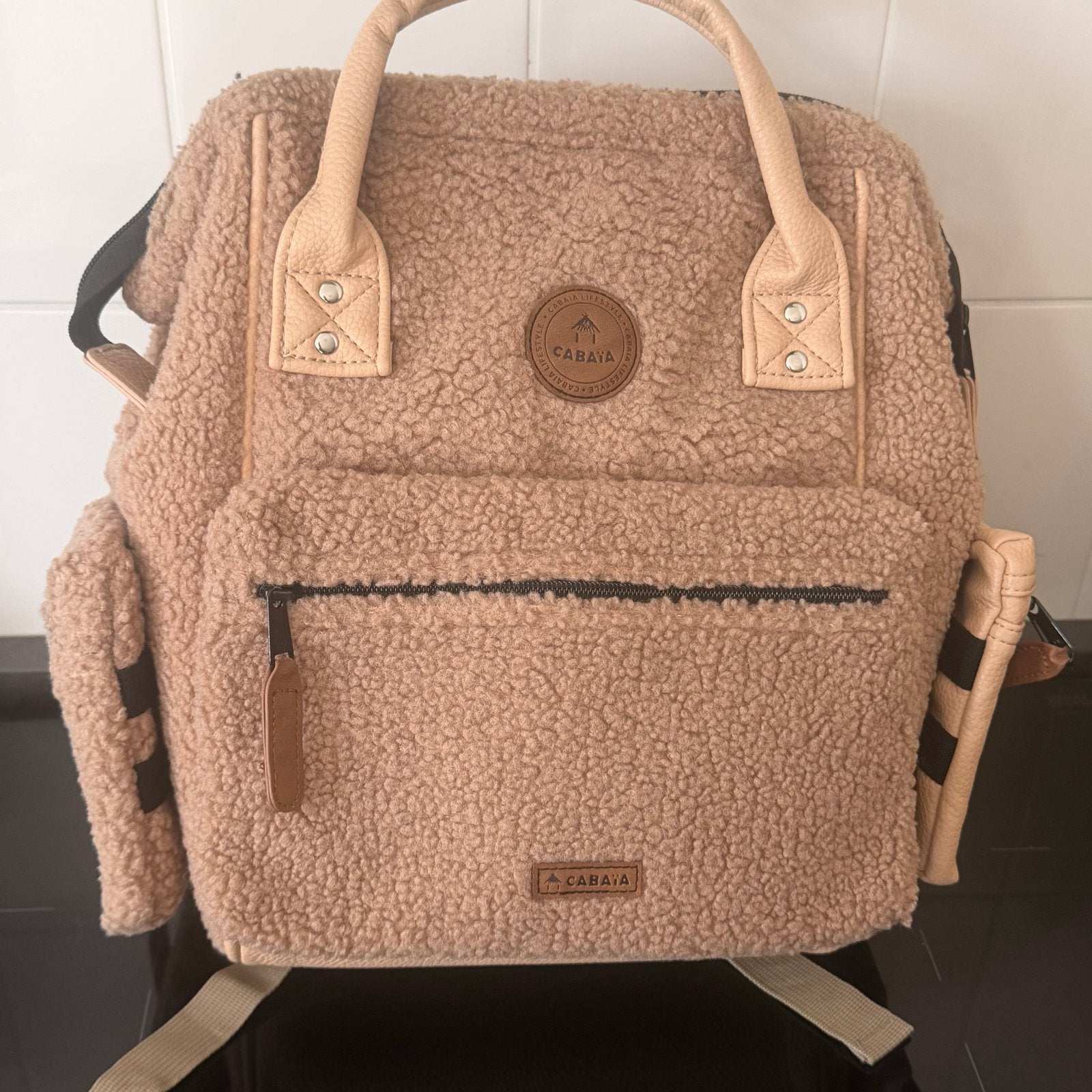 Cabaia rugzak Canada - Teddy stof, 25 tot 40 cm, Ophalen of Verzenden, Zo goed als nieuw, Overige merken