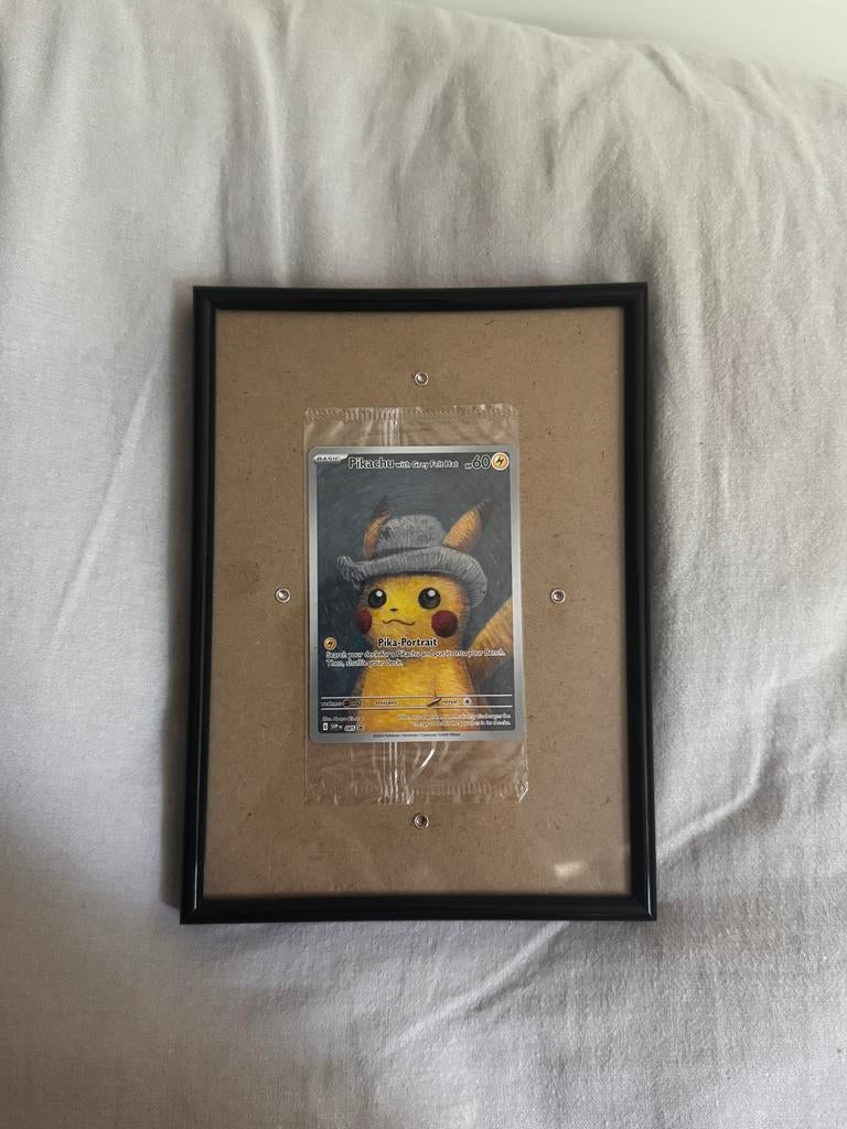 Pikachu van Gogh met Grijze Vilten Hoed Pokémon Kaart, Ophalen of Verzenden, Nieuw, Losse kaart