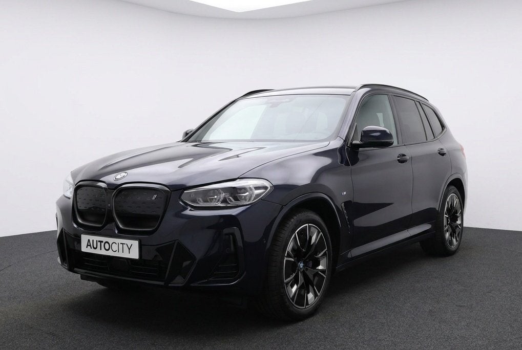 BMW iX3 80KWH High Executive SOH 100%! Pano l HUD l 360 l ME, Auto's, BMW, 0 cilinders, Gebruikt, 750 kg, Zwart