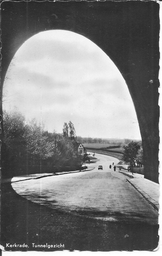 Kerkrade Tunnelgezicht., Verzamelen, Ansichtkaarten | Nederland, Ophalen of Verzenden, 1940 tot 1960, Gelopen, Limburg