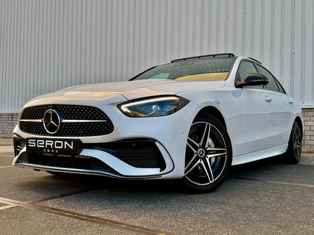 MercedesBenz C-Klasse C300e AMG line Hybride|360°|313pk|PANO, Auto's, Mercedes-Benz, Automaat, Achterwielaandrijving, 1800 kg