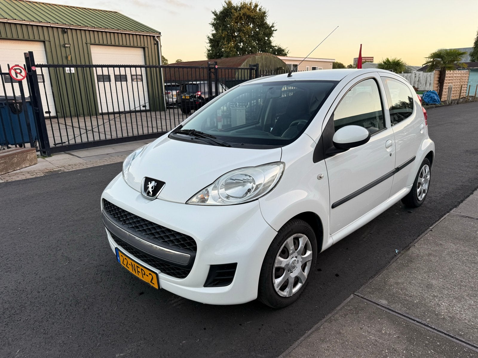 Peugeot 107 1.0 Automaat | Airco | Nieuwe APK | NAP, Auto's, Zwart, 4 stoelen, Origineel Nederlands, Particulier