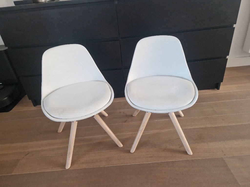 2 kinderstoeltjes, Huis en Inrichting, Stoelen, Wit, Zo goed als nieuw, Eén, Ophalen