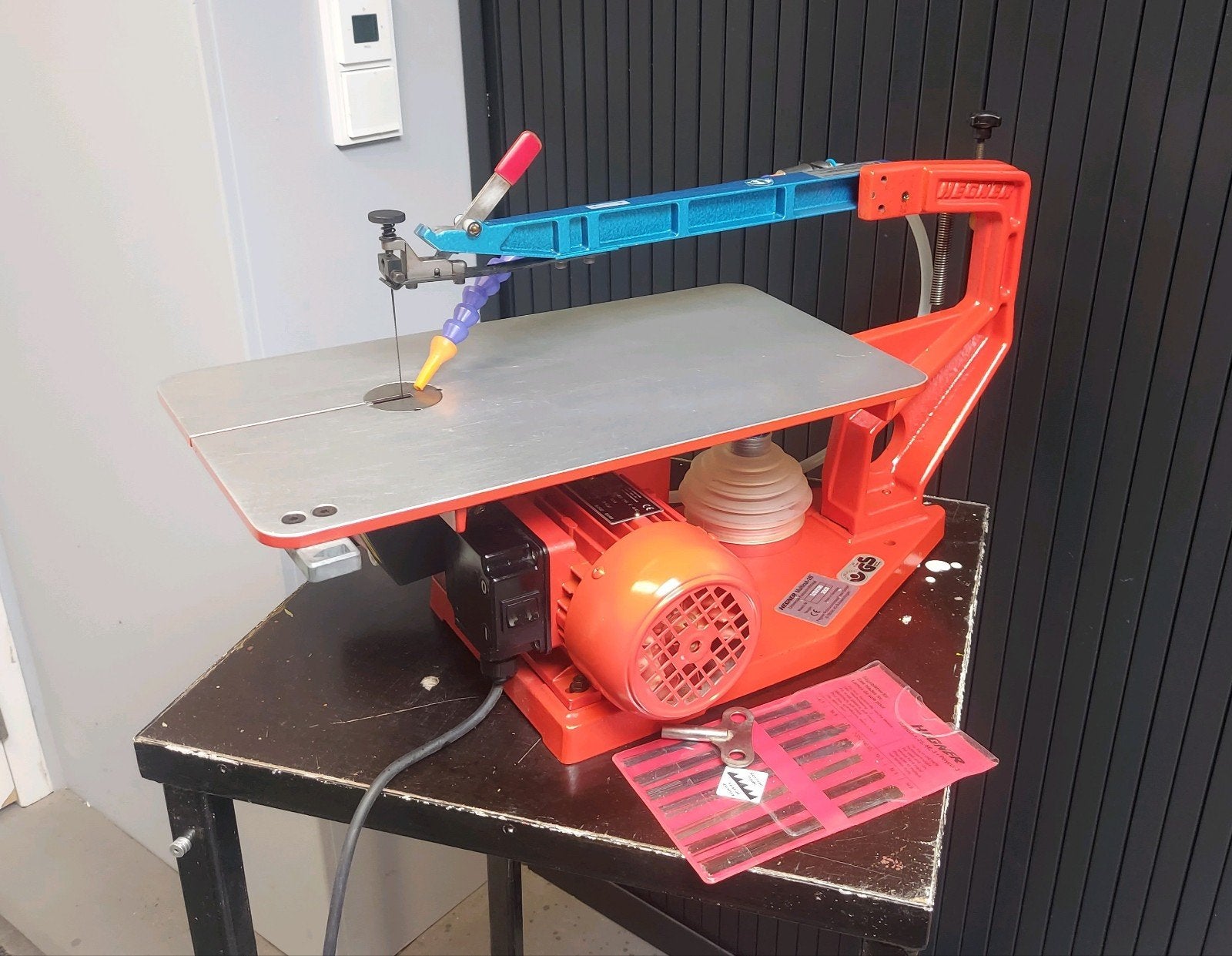 Hegner multicut 2s elektrische figuurzaagmachine, Ophalen of Verzenden, Minder dan 600 watt, Figuurzaag, 30 tot 70 mm